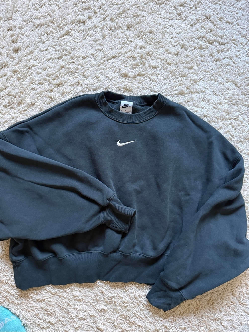 Nike women’s emerald green crop Sweatshirt with Swoosh